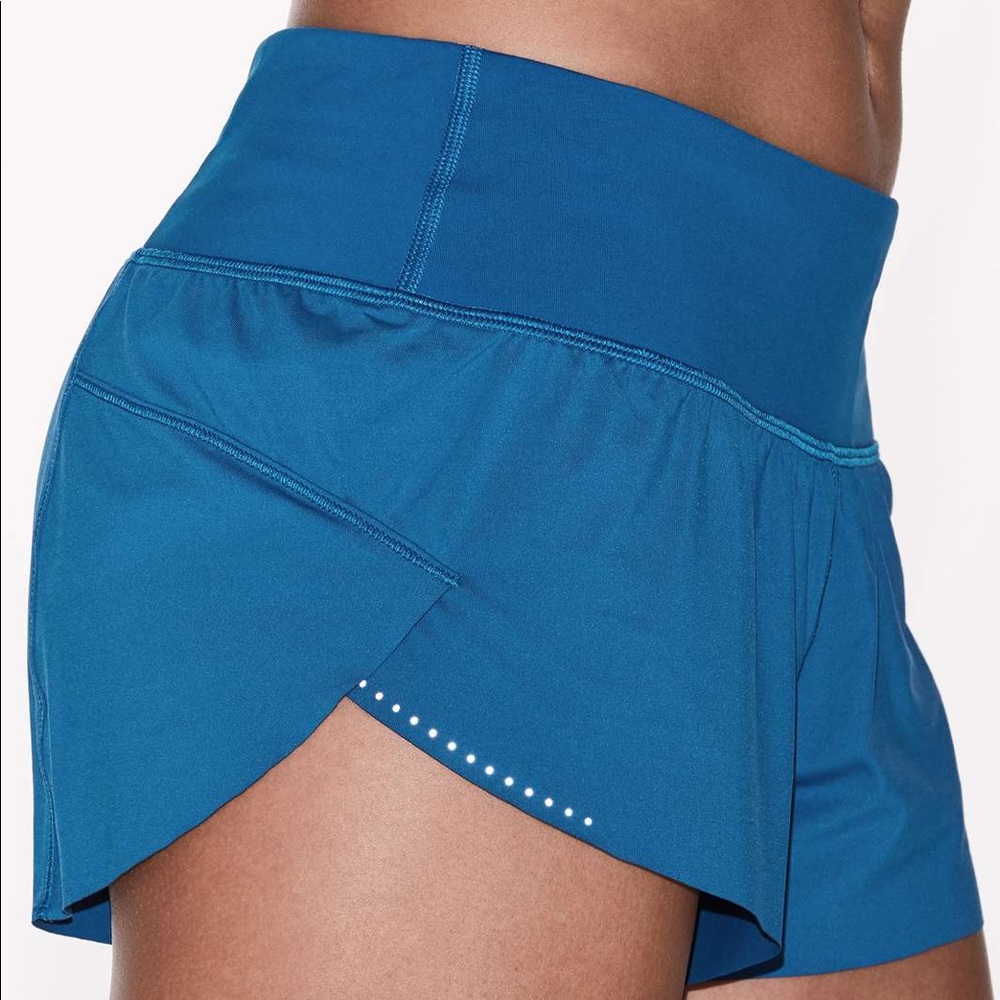 Lululemon Chase Me shorts, 2.5 in inseam. Size 4.
